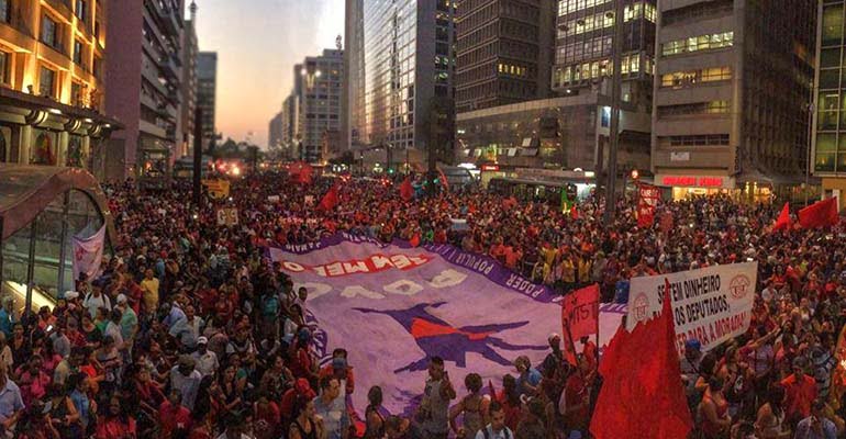 Dia de Luta por teto e trabalho: MTST protesta em todo o Brasil