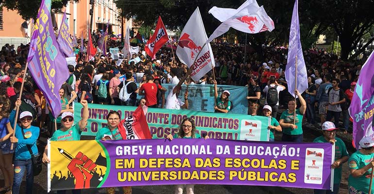 Greve nacional da Educação: mais de 60 mil nas ruas de Fortaleza